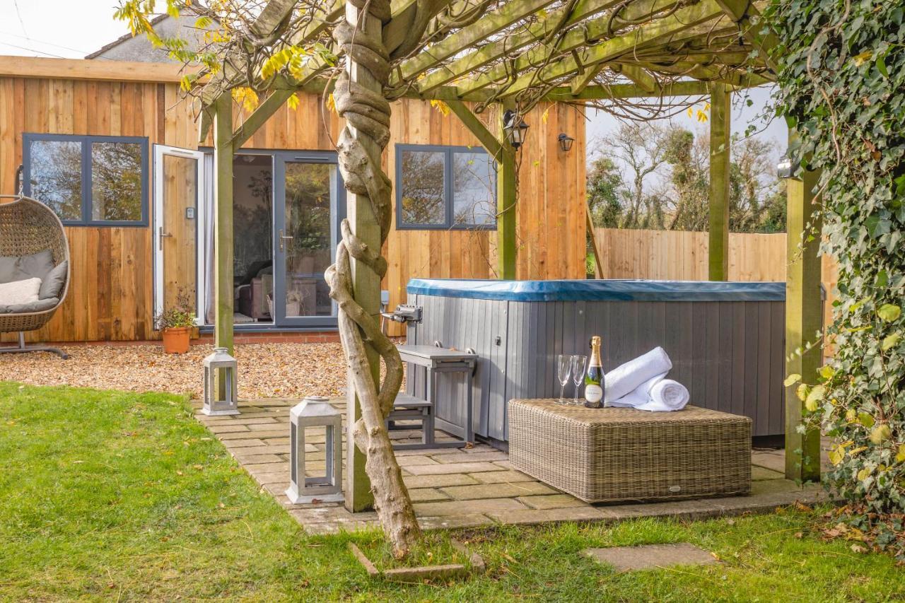 Log Cabin Near Bath Chippenham  Ngoại thất bức ảnh